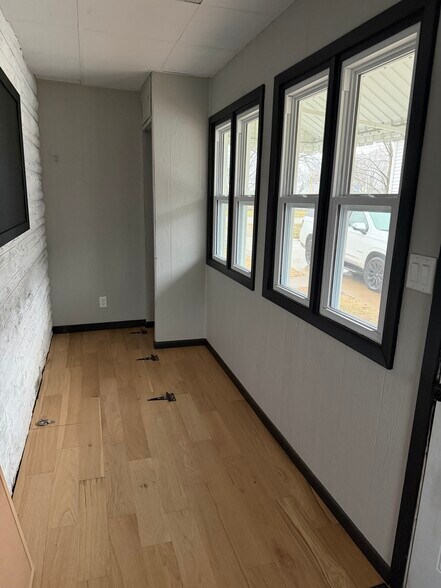 Building Photo - 517 Livingston