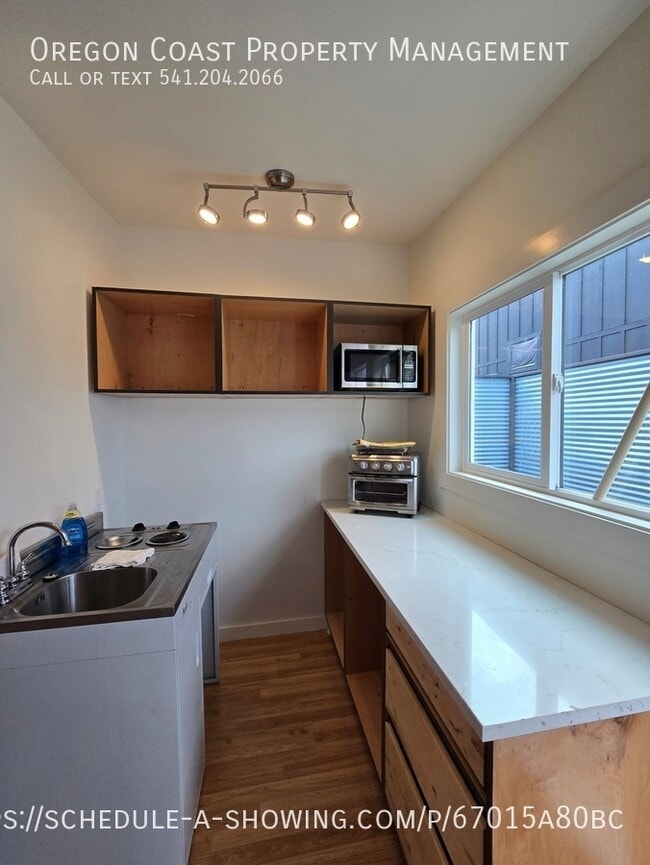 Building Photo - 1870 SE 3rd St