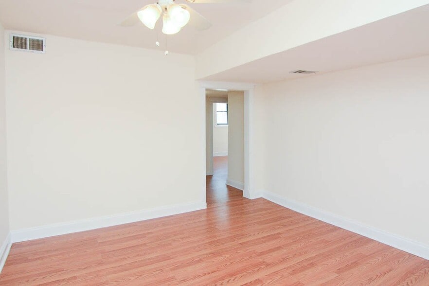 Building Photo - 2520 N Kedzie Blvd