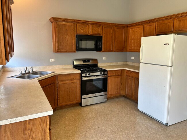 Building Photo - 2643 Pecos Cir