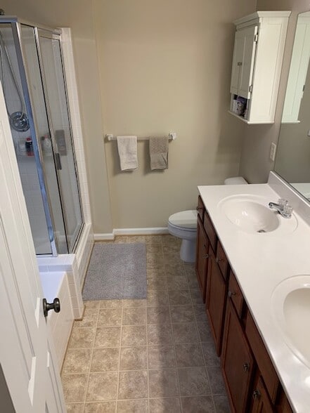 Primary Bath - 2436 Apiary Ct