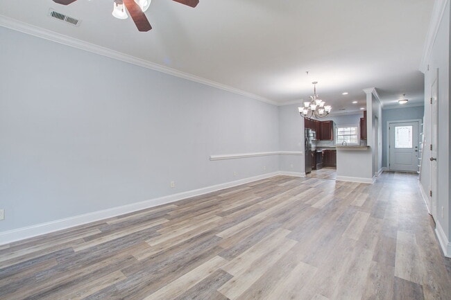 Building Photo - 4902 Lake Palmetto Ln