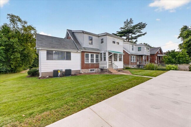 Building Photo - 5203 Windsor Pkwy