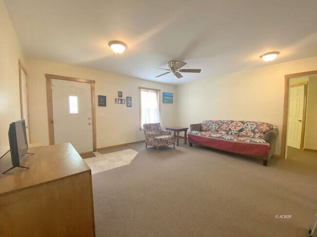 Building Photo - 6749 Kramer Ln