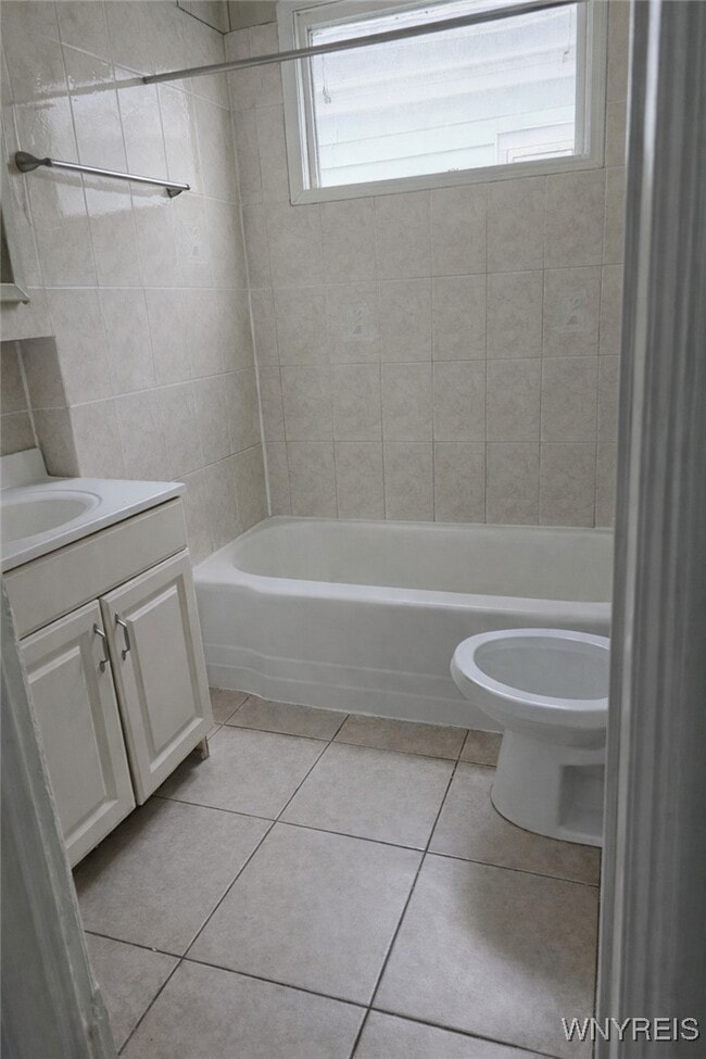 Building Photo - 35 Shepard St