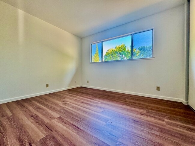 Building Photo - 772 Privet Ct