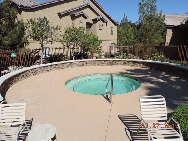 Building Photo - NW 1st floor condo