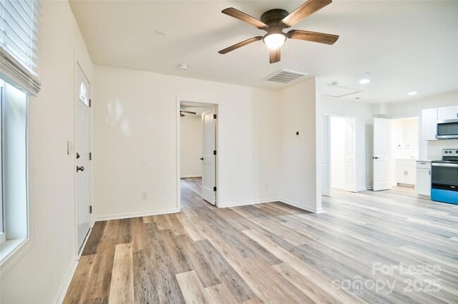 Building Photo - 313 Heyward St