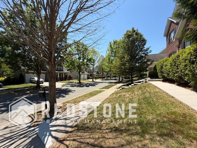 Building Photo - 1823 Buxton Way