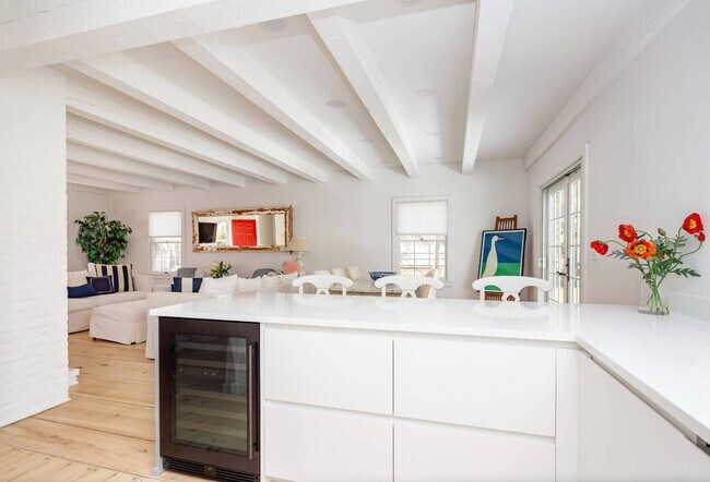 Building Photo - 57 Osborne Ln