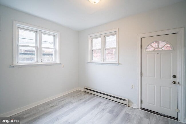 Building Photo - 1161 S 12th St