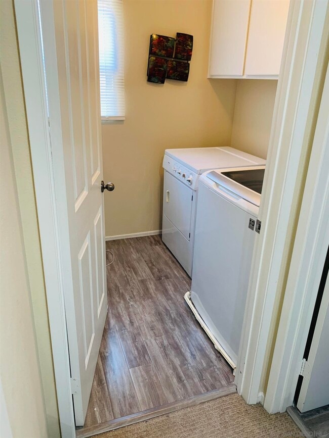 Building Photo - 2530 Falcon Valley Dr