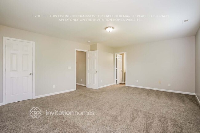 Building Photo - 325 Palmdale Ct