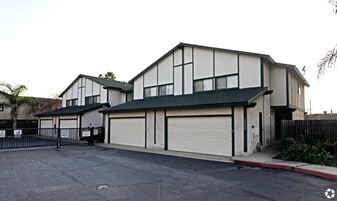Building Photo - Kingsley Patio Homes