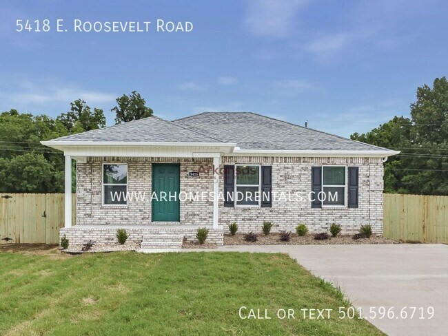 Building Photo - 5418 E Roosevelt Rd