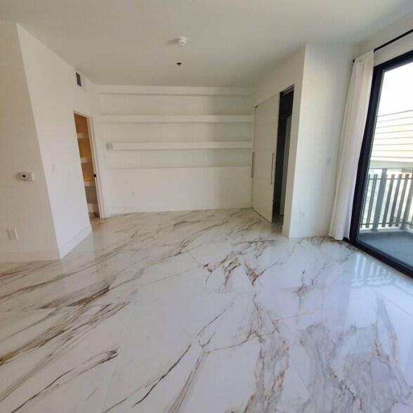 Building Photo - 8811 Burton Wy