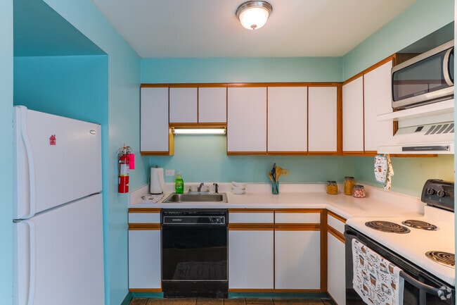 2BR, 2BA - 714SF - Mountain View