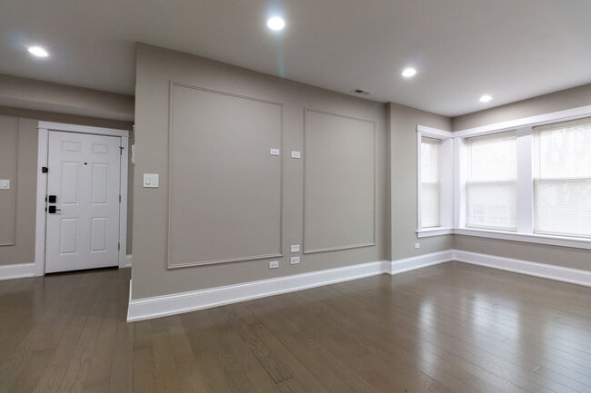 Building Photo - 2817 N Talman Ave
