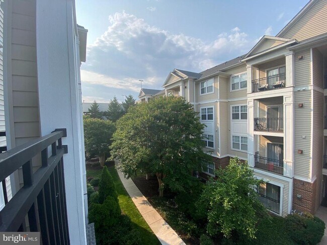 Building Photo - 12929 Centre Park Cir