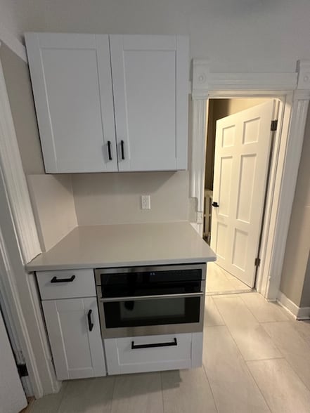 Building Photo - 2527 S Howell Ave