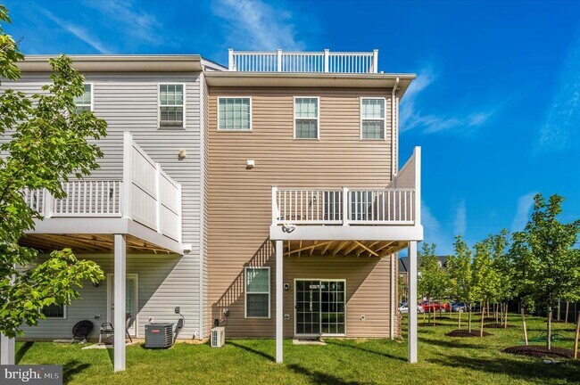 Building Photo - 7780 Dagny Wy