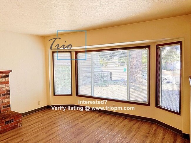 Building Photo - 3887 N Clarey St