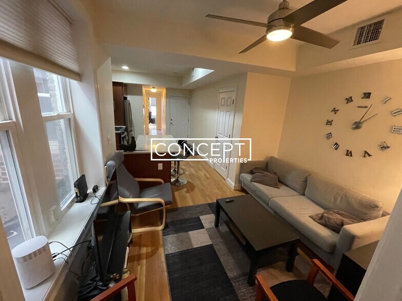 Building Photo - 1029 Tremont St