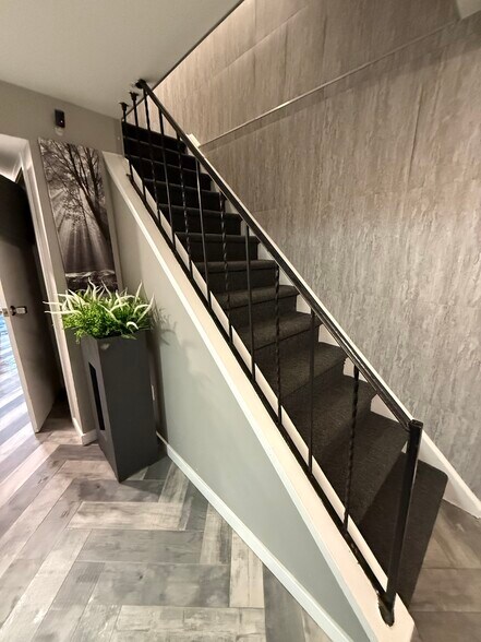 Building Photo - 29 Skyline Dr