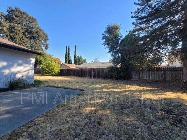Building Photo - 7933 Valley Green Dr