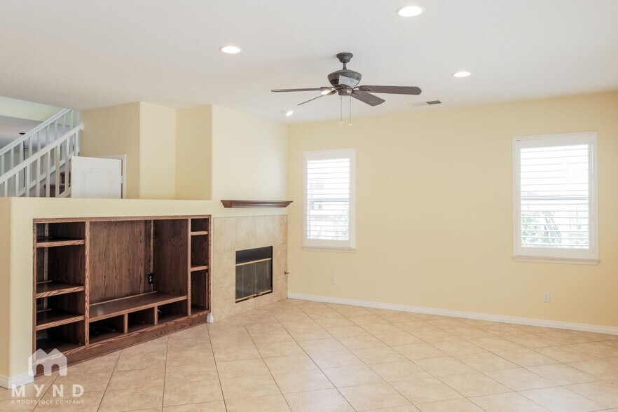 Building Photo - 807 Via Bahia