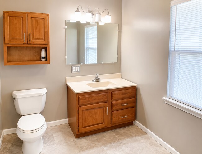 Building Photo - 3 Bed / 1 Bath Home in Dubuque