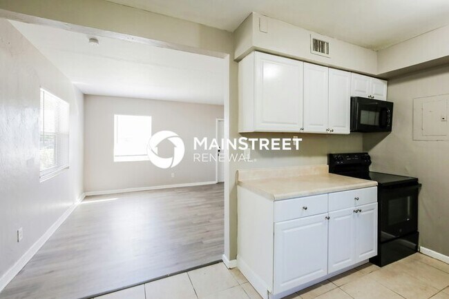 Building Photo - 3 Bedroom Pet-Friendly Home in Fort Lauder...