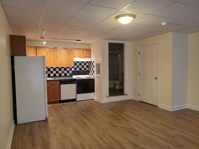 Building Photo - 512 Pine St