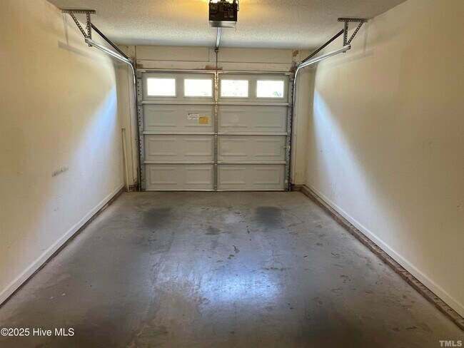 Building Photo - 11301 Clubhaven Pl
