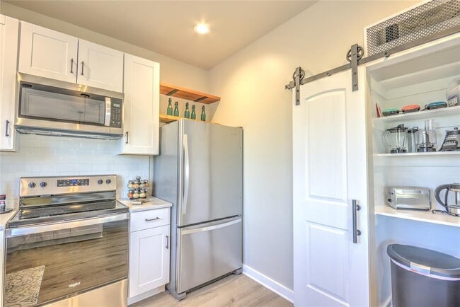 Building Photo - 108 Little Ranches Rd