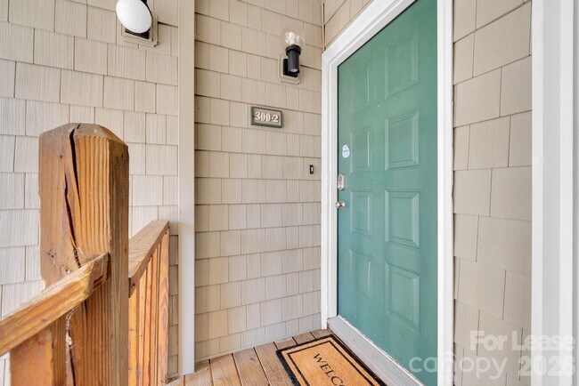 Building Photo - 300 S Cedar St