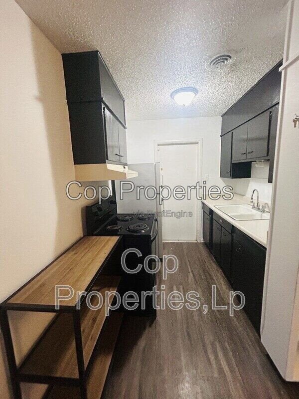 Building Photo - 148 Cloudhaven Dr