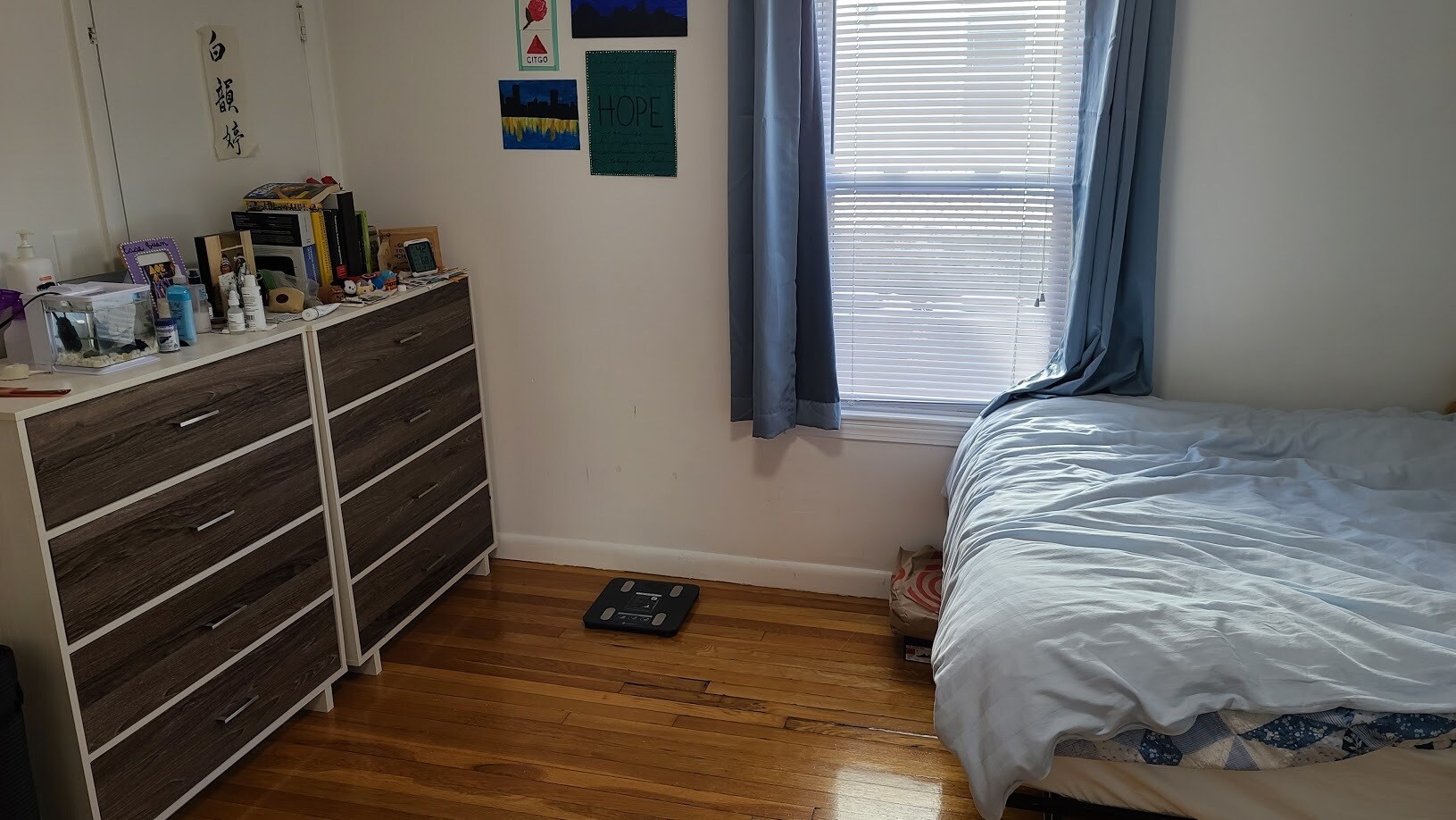 Building Photo - 19 Hunting St