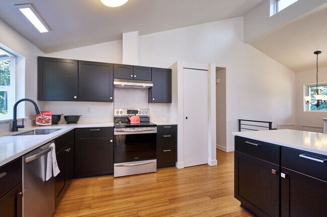 Building Photo - 31925 36th Ave SW