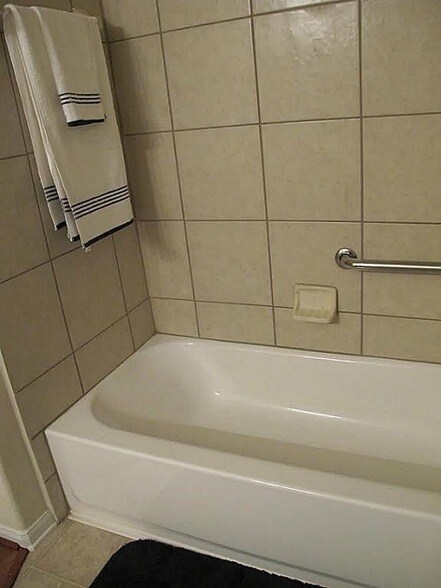 Building Photo - 3006 Thicket Path Way