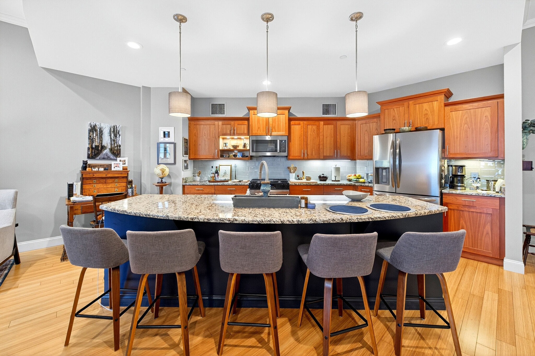 Building Photo - 325 S Salina St