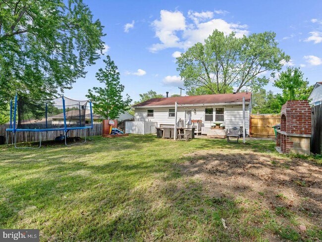 Building Photo - 8725 W Fort Foote Terrace