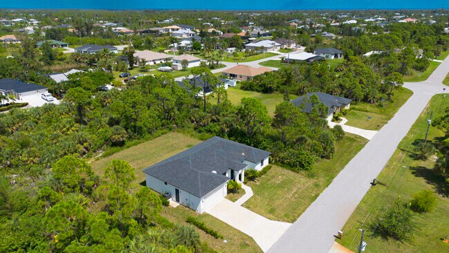 Building Photo - 15245 Brainbridge Cir