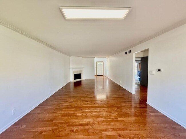 Building Photo - 4 bedroom in Naperville IL 60540
