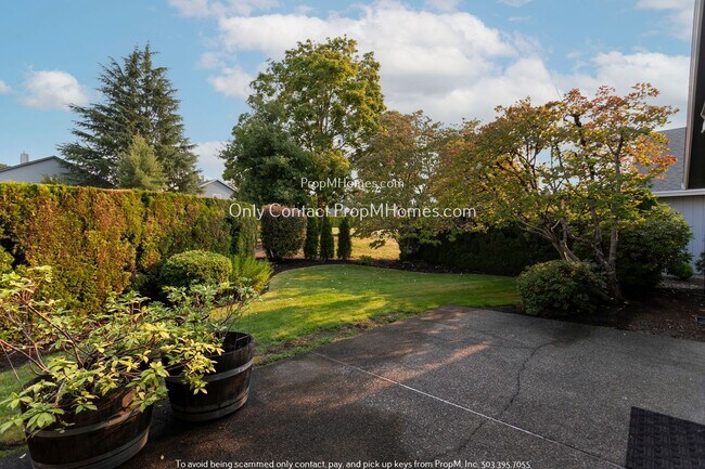 Building Photo - King City Charmer 55+ Community: Your Perf...