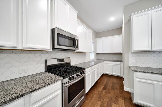 Building Photo - 32193 Park Plains Dr