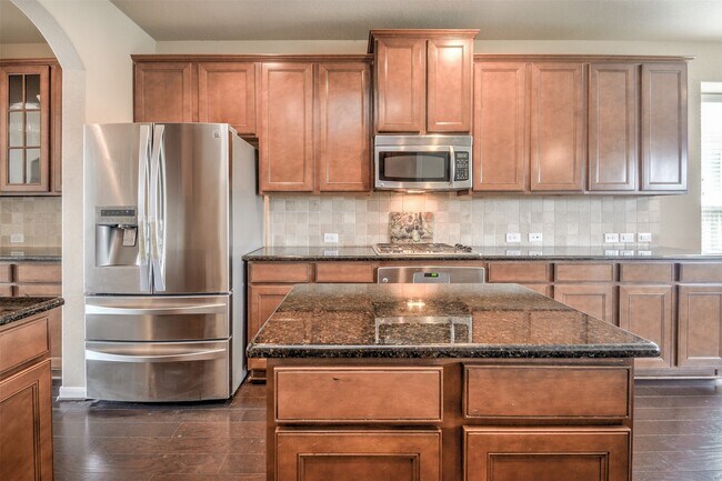 Building Photo - 26335 Cedar Pine Dr