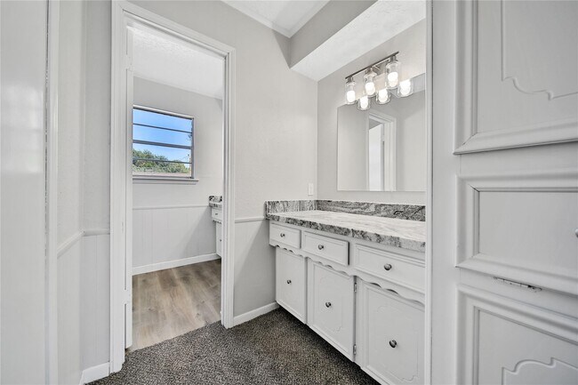 Building Photo - 13426 Balcrest Dr