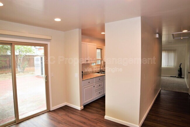 Building Photo - 1695 Hilby Ave