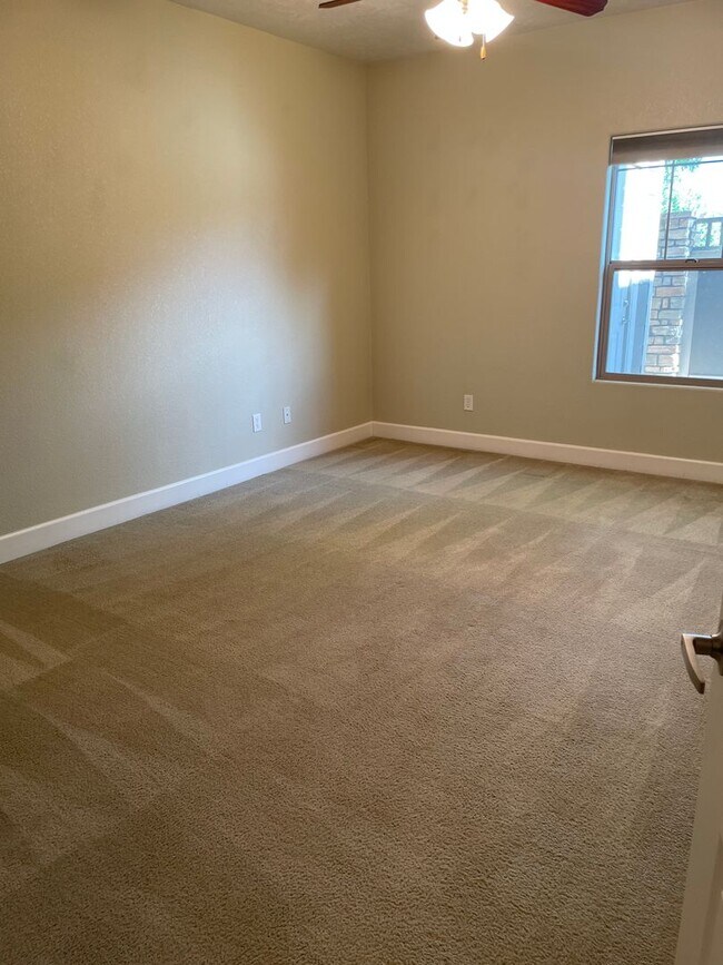 Building Photo - 4101 Crittenton Ln